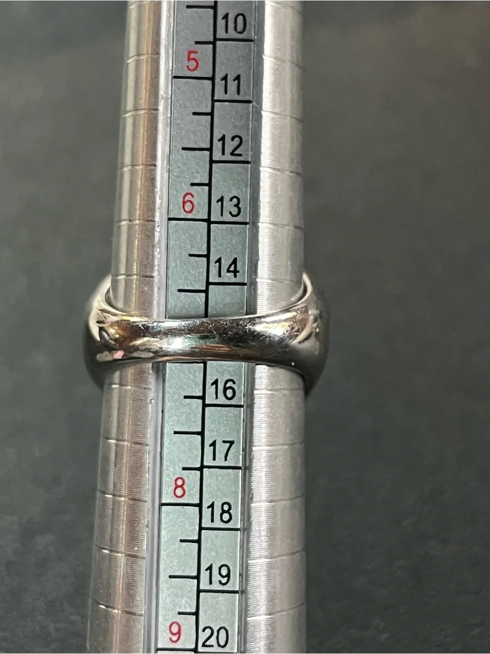 Sterling silver ring w/ 4 citrine gemstones. Sz 7. Pretty, unique design. 925